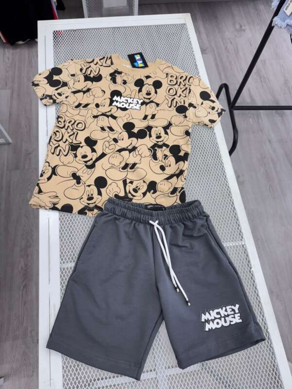 Conjunto estampado de Mickey Mouse