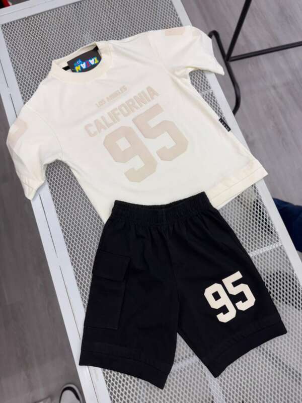 Conjunto Oversize estampado “California 95”