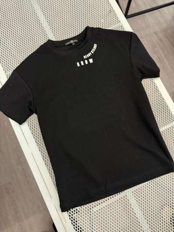 Camiseta Negra Grow